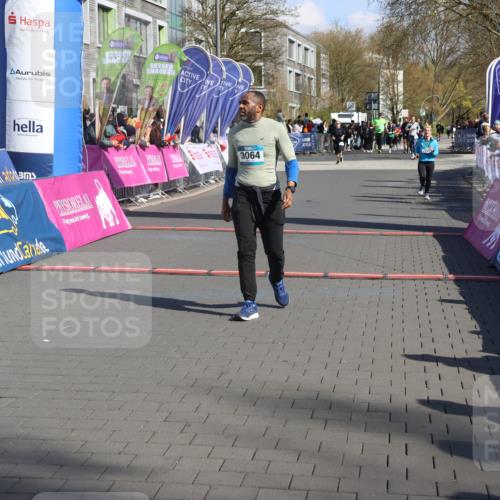 12.04.2026 - 45. Internationalen Wilhelmsburger Insellauf Strokosch-Dieckow http://msf.ph/oto/9458753 12.04.2026 11:05:16 Ziel 3064, 2225 meine-sportfotos.de