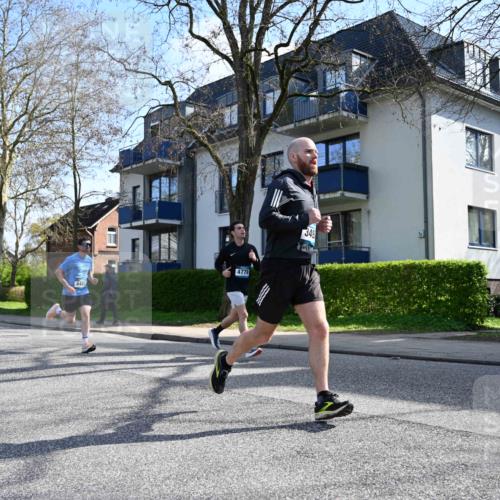 12.04.2026 - 45. Internationalen Wilhelmsburger Insellauf J. Mangold http://msf.ph/oto/9458758 12.04.2026 10:37:20 Ziel 2106, 4467, 4482, 4779, 3492, 5643, 3238, 2531, 5496, 5251, 3182, 2568, 2657, 4833, 5706, 4833, 5706, 2105, 4013, 3386 meine-sportfotos.de