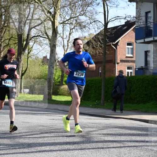 12.04.2026 - 45. Internationalen Wilhelmsburger Insellauf J. Mangold http://msf.ph/oto/9458760 12.04.2026 10:37:22 Ziel 4467, 4482, 4779, 3492, 5643, 3238, 2531, 5496, 5251, 3182, 2568, 2657, 4833, 5706, 2105, 4013, 3386, 5289, 2537, 2020 meine-sportfotos.de