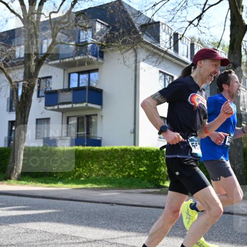 12.04.2026 - 45. Internationalen Wilhelmsburger Insellauf J. Mangold http://msf.ph/oto/9458776 12.04.2026 10:37:24 Ziel 4482, 4779, 3492, 5643, 3238, 2531, 5496, 5251, 5251, 3182, 2568, 2657, 4833, 5706, 2105, 4013, 3386, 5289, 2537, 2020 meine-sportfotos.de