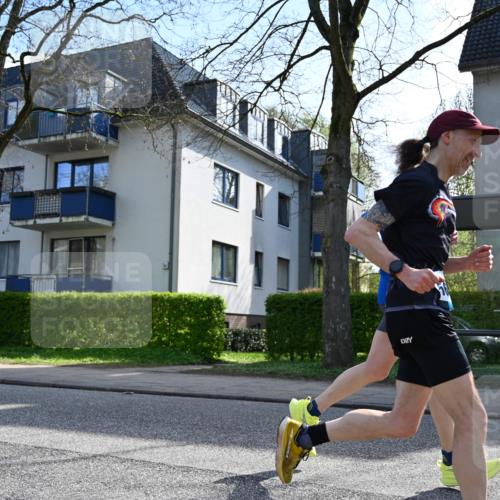 12.04.2026 - 45. Internationalen Wilhelmsburger Insellauf J. Mangold http://msf.ph/oto/9458779 12.04.2026 10:37:24 Ziel 4482, 4779, 3492, 5643, 3238, 2531, 5496, 5251, 5251, 3182, 2568, 2657, 4833, 5706, 2105, 4013, 3386, 5289, 2537, 2020 meine-sportfotos.de