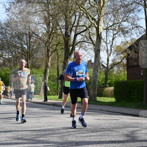 12.04.2026 - 45. Internationalen Wilhelmsburger Insellauf J. Mangold http://msf.ph/oto/9458806 12.04.2026 10:37:38 Ziel 2531, 5496, 5251, 3182, 2568, 2657, 4833, 5706, 2105, 2105, 4013, 3386, 5289, 2537, 2020, 5363, 5363, 2986, 5732, 3087, 4832, 2605 meine-sportfotos.de
