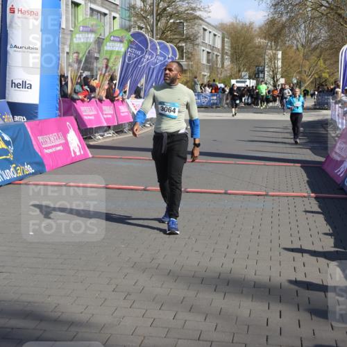 12.04.2026 - 45. Internationalen Wilhelmsburger Insellauf Strokosch-Dieckow http://msf.ph/oto/9458822 12.04.2026 11:05:16 Ziel 3064, 2225 meine-sportfotos.de
