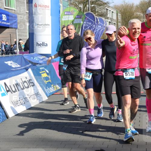 12.04.2026 - 45. Internationalen Wilhelmsburger Insellauf Strokosch-Dieckow http://msf.ph/oto/9458844 12.04.2026 10:48:36 Ziel 3307, 4882, 2053, 4563, 4866, 2438 meine-sportfotos.de