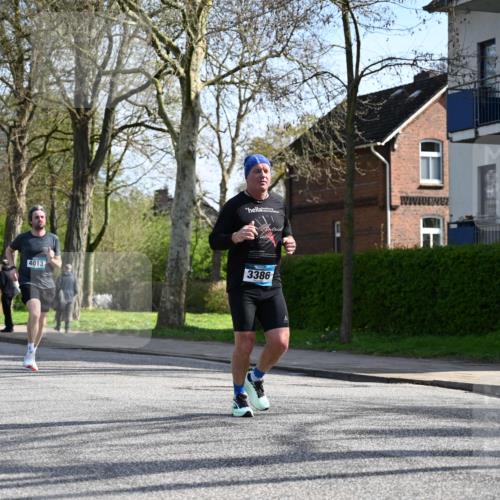12.04.2026 - 45. Internationalen Wilhelmsburger Insellauf J. Mangold http://msf.ph/oto/9458853 12.04.2026 10:37:53 Ziel 2657, 4833, 5706, 2105, 4013, 3386, 5289, 2537, 2020, 5363, 2986, 5732, 3087, 4832, 2605, 2614, 4063, 3214, 2710 meine-sportfotos.de