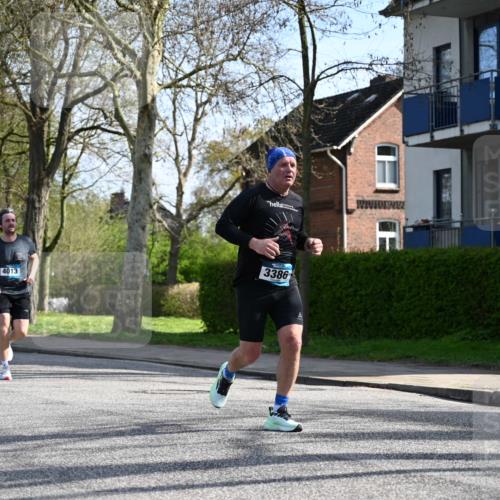 12.04.2026 - 45. Internationalen Wilhelmsburger Insellauf J. Mangold http://msf.ph/oto/9458858 12.04.2026 10:37:53 Ziel 2657, 4833, 5706, 2105, 4013, 3386, 5289, 2537, 2020, 5363, 2986, 5732, 3087, 4832, 2605, 2614, 4063, 3214, 2710 meine-sportfotos.de