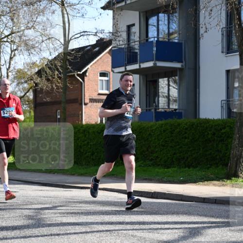 12.04.2026 - 45. Internationalen Wilhelmsburger Insellauf J. Mangold http://msf.ph/oto/9458887 12.04.2026 10:37:59 Ziel 2105, 4013, 3386, 5289, 2537, 2020, 5363, 2986, 5732, 3087, 4832, 2605, 2614, 4063, 3214, 2710, 4264 meine-sportfotos.de