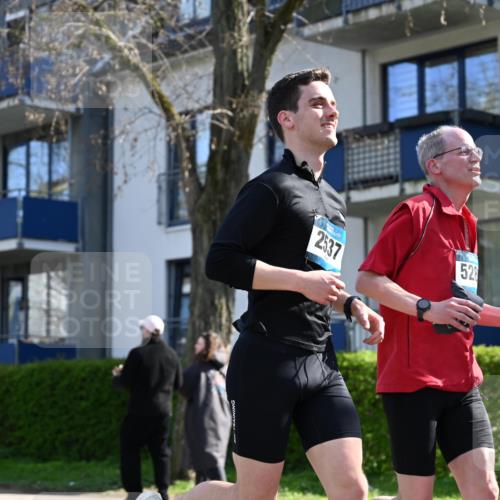 12.04.2026 - 45. Internationalen Wilhelmsburger Insellauf J. Mangold http://msf.ph/oto/9458905 12.04.2026 10:38:00 Ziel 2105, 4013, 3386, 5289, 2537, 2020, 5363, 2986, 5732, 3087, 4832, 2605, 2605, 2614, 4063, 3214, 2710, 4264 meine-sportfotos.de