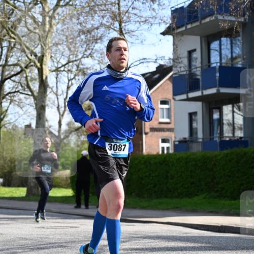 12.04.2026 - 45. Internationalen Wilhelmsburger Insellauf J. Mangold http://msf.ph/oto/9458927 12.04.2026 10:38:08 Ziel 5289, 2537, 2020, 5363, 2986, 5732, 3087, 4832, 2605, 2614, 4063, 3214, 2710, 4264, 3911 meine-sportfotos.de