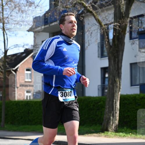 12.04.2026 - 45. Internationalen Wilhelmsburger Insellauf J. Mangold http://msf.ph/oto/9458936 12.04.2026 10:38:09 Ziel 5289, 2537, 2020, 5363, 2986, 5732, 3087, 4832, 2605, 2614, 4063, 4063, 3214, 2710, 4264, 4264, 3911 meine-sportfotos.de