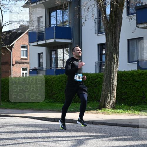 12.04.2026 - 45. Internationalen Wilhelmsburger Insellauf J. Mangold http://msf.ph/oto/9458945 12.04.2026 10:38:10 Ziel 5289, 2537, 2020, 5363, 2986, 5732, 3087, 4832, 2605, 2614, 4063, 3214, 3214, 2710, 4264, 3911 meine-sportfotos.de