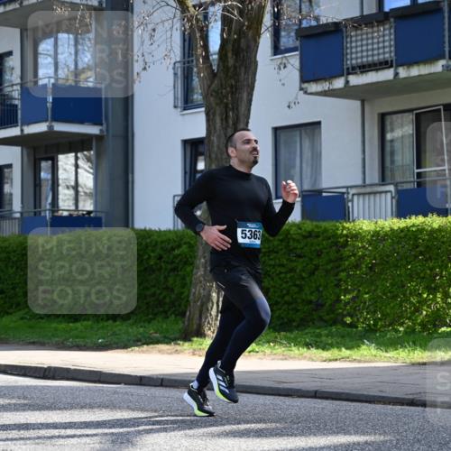 12.04.2026 - 45. Internationalen Wilhelmsburger Insellauf J. Mangold http://msf.ph/oto/9458951 12.04.2026 10:38:10 Ziel 5289, 2537, 2020, 5363, 2986, 5732, 3087, 4832, 2605, 2614, 4063, 3214, 3214, 2710, 4264, 3911 meine-sportfotos.de