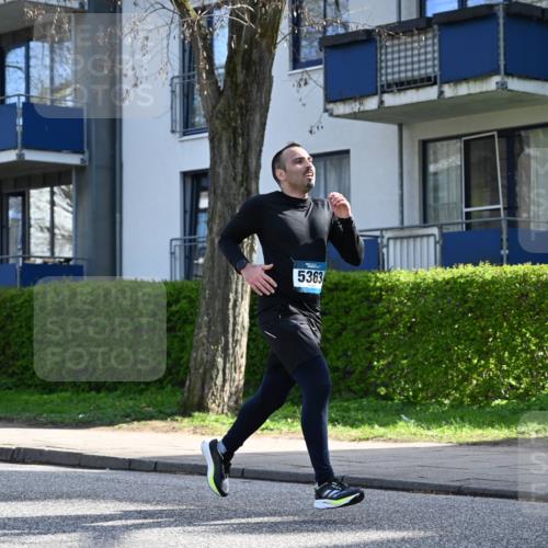 12.04.2026 - 45. Internationalen Wilhelmsburger Insellauf J. Mangold http://msf.ph/oto/9458953 12.04.2026 10:38:10 Ziel 5289, 2537, 2020, 5363, 2986, 5732, 3087, 4832, 2605, 2614, 4063, 3214, 3214, 2710, 4264, 3911 meine-sportfotos.de