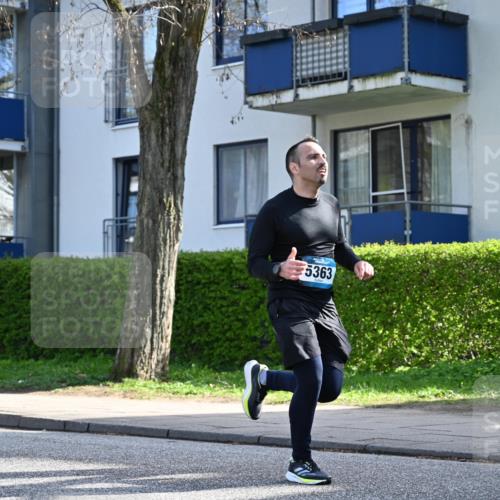 12.04.2026 - 45. Internationalen Wilhelmsburger Insellauf J. Mangold http://msf.ph/oto/9458957 12.04.2026 10:38:11 Ziel 2020, 5363, 2986, 5732, 3087, 4832, 2605, 2614, 4063, 3214, 2710, 4264, 3911, 5511 meine-sportfotos.de