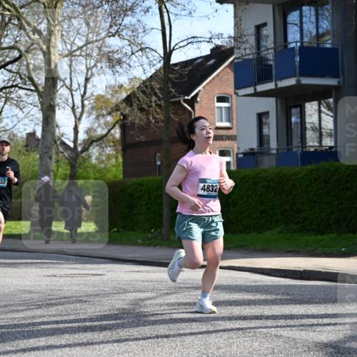 12.04.2026 - 45. Internationalen Wilhelmsburger Insellauf J. Mangold http://msf.ph/oto/9458958 12.04.2026 10:38:12 Ziel 5363, 2986, 5732, 3087, 4832, 2605, 2614, 4063, 3214, 2710, 4264, 3911, 5511, 4679 meine-sportfotos.de