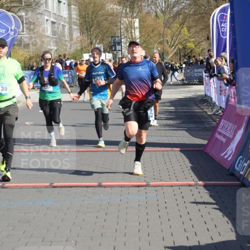 12.04.2026 - 45. Internationalen Wilhelmsburger Insellauf Strokosch-Dieckow http://msf.ph/oto/9458960 12.04.2026 11:05:30 Ziel 2203, 2415, 3130, 4286, 4516, 5043, 2730, 2193 meine-sportfotos.de