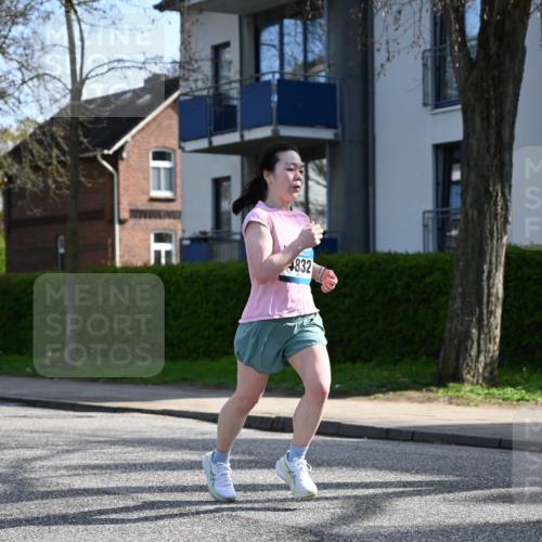 12.04.2026 - 45. Internationalen Wilhelmsburger Insellauf J. Mangold http://msf.ph/oto/9458966 12.04.2026 10:38:12 Ziel 5363, 2986, 5732, 3087, 4832, 2605, 2614, 4063, 3214, 2710, 4264, 3911, 5511, 4679 meine-sportfotos.de