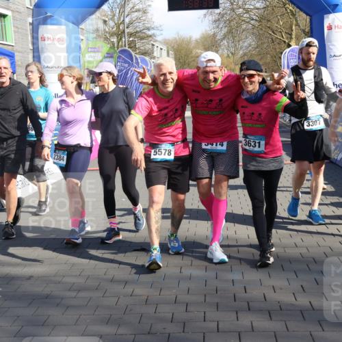 12.04.2026 - 45. Internationalen Wilhelmsburger Insellauf Strokosch-Dieckow http://msf.ph/oto/9458970 12.04.2026 10:48:38 Ziel 4882, 2053, 4563, 4866, 2438, 3513 meine-sportfotos.de