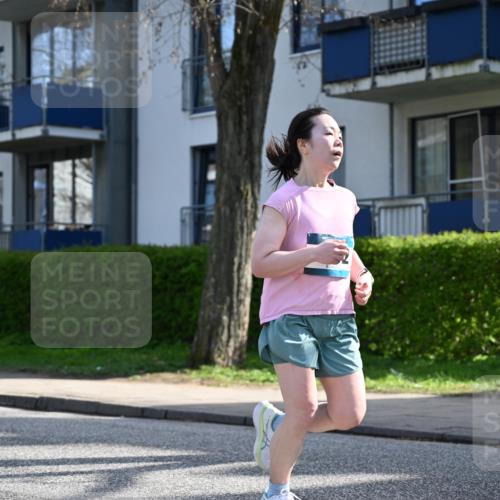 12.04.2026 - 45. Internationalen Wilhelmsburger Insellauf J. Mangold http://msf.ph/oto/9458976 12.04.2026 10:38:13 Ziel 5363, 2986, 5732, 3087, 4832, 2605, 2614, 4063, 3214, 2710, 4264, 3911, 5511, 4679 meine-sportfotos.de