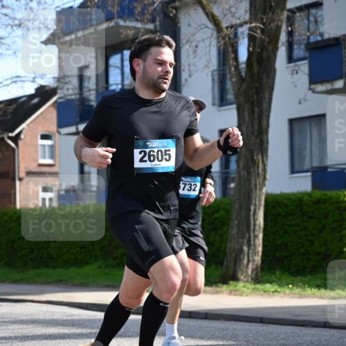 12.04.2026 - 45. Internationalen Wilhelmsburger Insellauf J. Mangold http://msf.ph/oto/9458994 12.04.2026 10:38:14 Ziel 5363, 2986, 5732, 3087, 4832, 2605, 2614, 4063, 3214, 2710, 4264, 3911, 5511, 4679, 2115 meine-sportfotos.de