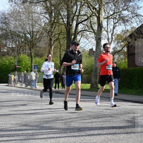 12.04.2026 - 45. Internationalen Wilhelmsburger Insellauf J. Mangold http://msf.ph/oto/9459003 12.04.2026 10:38:21 Ziel 5732, 3087, 4832, 2605, 2614, 4063, 3214, 2710, 4264, 4264, 3911, 5511, 4679, 2115 meine-sportfotos.de