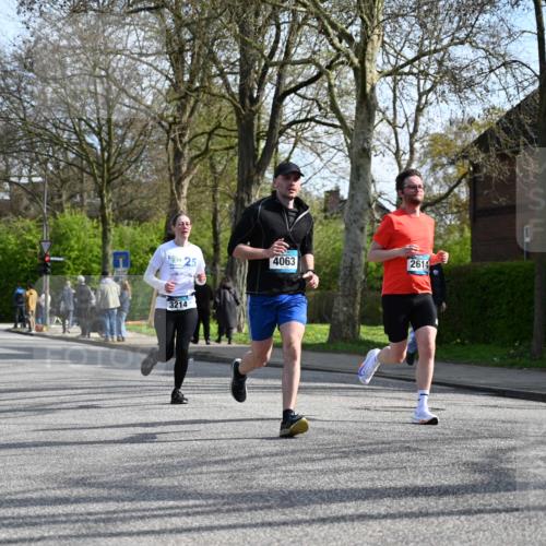 12.04.2026 - 45. Internationalen Wilhelmsburger Insellauf J. Mangold http://msf.ph/oto/9459004 12.04.2026 10:38:21 Ziel 5732, 3087, 4832, 2605, 2614, 4063, 3214, 2710, 4264, 4264, 3911, 5511, 4679, 2115 meine-sportfotos.de