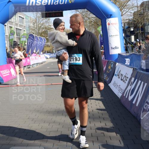 12.04.2026 - 45. Internationalen Wilhelmsburger Insellauf Strokosch-Dieckow http://msf.ph/oto/9459151 12.04.2026 11:05:43 Ziel 3743, 5748, 4464, 5810 meine-sportfotos.de
