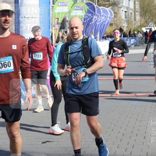12.04.2026 - 45. Internationalen Wilhelmsburger Insellauf Strokosch-Dieckow http://msf.ph/oto/9459153 12.04.2026 10:48:58 Ziel 2992, 2846, 3722, 4088, 4913, 4675 meine-sportfotos.de