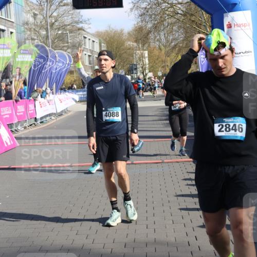 12.04.2026 - 45. Internationalen Wilhelmsburger Insellauf Strokosch-Dieckow http://msf.ph/oto/9459192 12.04.2026 10:49:03 Ziel 4675, 3007 meine-sportfotos.de