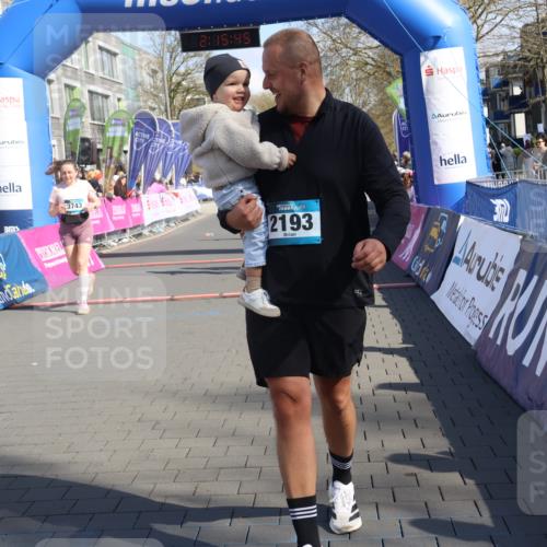 12.04.2026 - 45. Internationalen Wilhelmsburger Insellauf Strokosch-Dieckow http://msf.ph/oto/9459203 12.04.2026 11:05:43 Ziel 3743, 5748, 4464, 5810 meine-sportfotos.de