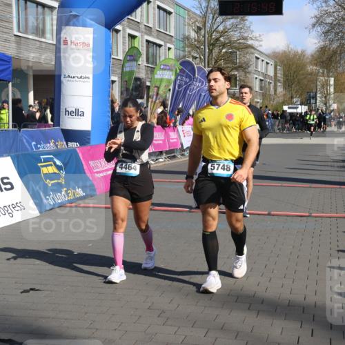 12.04.2026 - 45. Internationalen Wilhelmsburger Insellauf Strokosch-Dieckow http://msf.ph/oto/9459230 12.04.2026 11:05:47 Ziel 5748, 4464, 5810 meine-sportfotos.de
