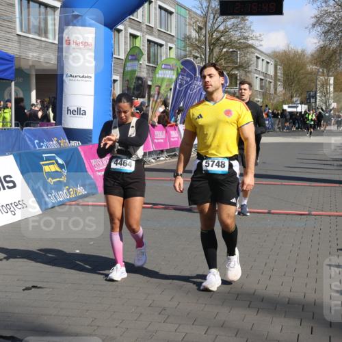12.04.2026 - 45. Internationalen Wilhelmsburger Insellauf Strokosch-Dieckow http://msf.ph/oto/9459247 12.04.2026 11:05:47 Ziel 5748, 4464, 5810 meine-sportfotos.de
