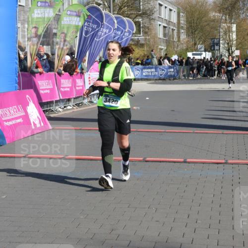12.04.2026 - 45. Internationalen Wilhelmsburger Insellauf Strokosch-Dieckow http://msf.ph/oto/9459338 12.04.2026 11:05:56 Ziel 3322, 3420 meine-sportfotos.de