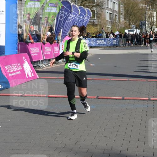 12.04.2026 - 45. Internationalen Wilhelmsburger Insellauf Strokosch-Dieckow http://msf.ph/oto/9459357 12.04.2026 11:05:56 Ziel 3322, 3420 meine-sportfotos.de