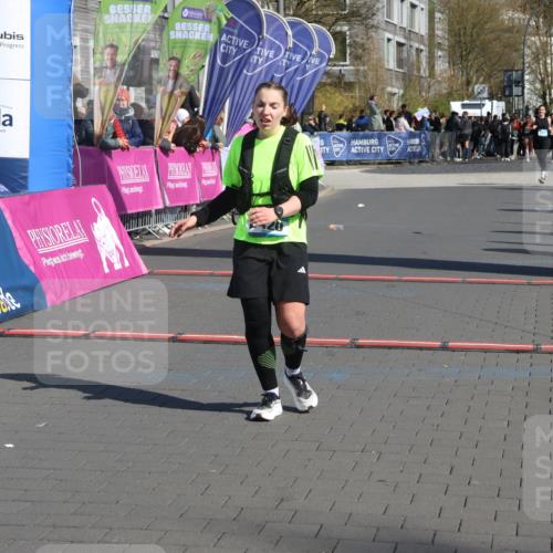 12.04.2026 - 45. Internationalen Wilhelmsburger Insellauf Strokosch-Dieckow http://msf.ph/oto/9459365 12.04.2026 11:05:56 Ziel 3322, 3420 meine-sportfotos.de