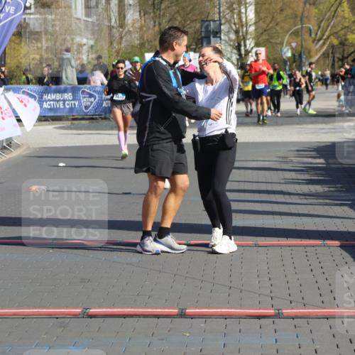 12.04.2026 - 45. Internationalen Wilhelmsburger Insellauf Strokosch-Dieckow http://msf.ph/oto/9459434 12.04.2026 11:06:05 Ziel 3920, 2267, 2268, 2767 meine-sportfotos.de