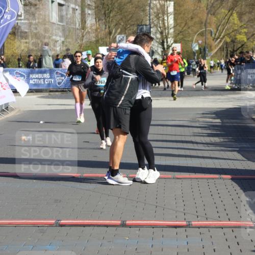 12.04.2026 - 45. Internationalen Wilhelmsburger Insellauf Strokosch-Dieckow http://msf.ph/oto/9459466 12.04.2026 11:06:06 Ziel 3920, 2267, 2268, 2767 meine-sportfotos.de