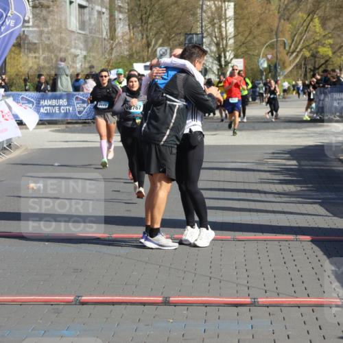 12.04.2026 - 45. Internationalen Wilhelmsburger Insellauf Strokosch-Dieckow http://msf.ph/oto/9459472 12.04.2026 11:06:06 Ziel 3920, 2267, 2268, 2767 meine-sportfotos.de