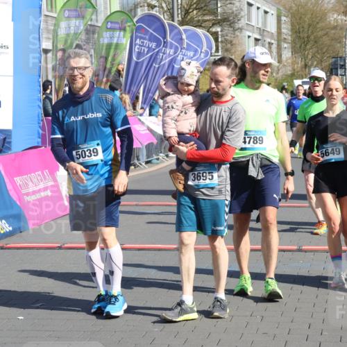 12.04.2026 - 45. Internationalen Wilhelmsburger Insellauf Strokosch-Dieckow http://msf.ph/oto/9459501 12.04.2026 10:49:22 Ziel 4789, 4661, 5360, 5649, 2649, 2231, 3200 meine-sportfotos.de