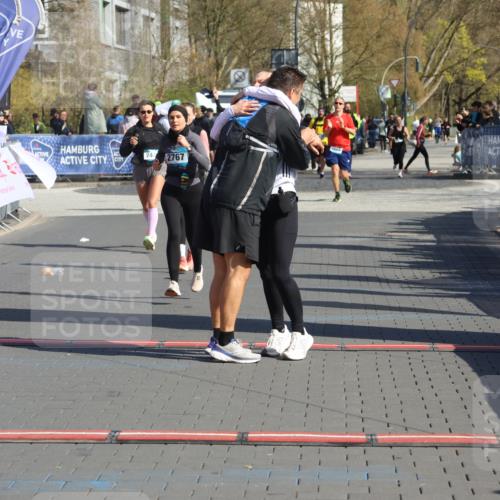 12.04.2026 - 45. Internationalen Wilhelmsburger Insellauf Strokosch-Dieckow http://msf.ph/oto/9459503 12.04.2026 11:06:07 Ziel 3920, 2267, 2268, 2767, 2481 meine-sportfotos.de