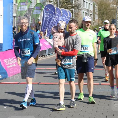 12.04.2026 - 45. Internationalen Wilhelmsburger Insellauf Strokosch-Dieckow http://msf.ph/oto/9459519 12.04.2026 10:49:22 Ziel 4789, 4661, 5360, 5649, 2649, 2231, 3200 meine-sportfotos.de