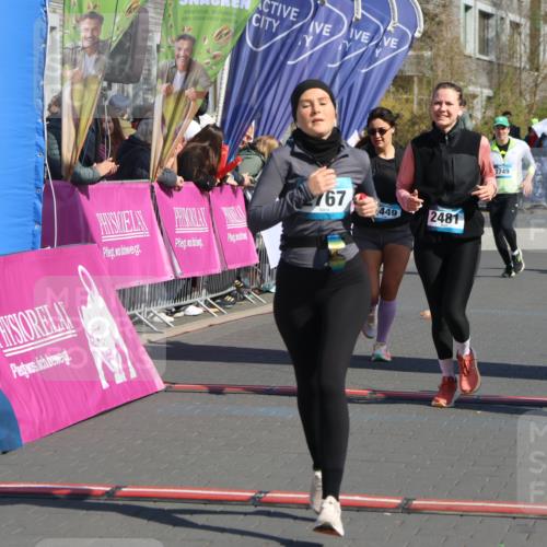 12.04.2026 - 45. Internationalen Wilhelmsburger Insellauf Strokosch-Dieckow http://msf.ph/oto/9459530 12.04.2026 11:06:10 Ziel 2267, 2268, 2767, 2481, 2449 meine-sportfotos.de