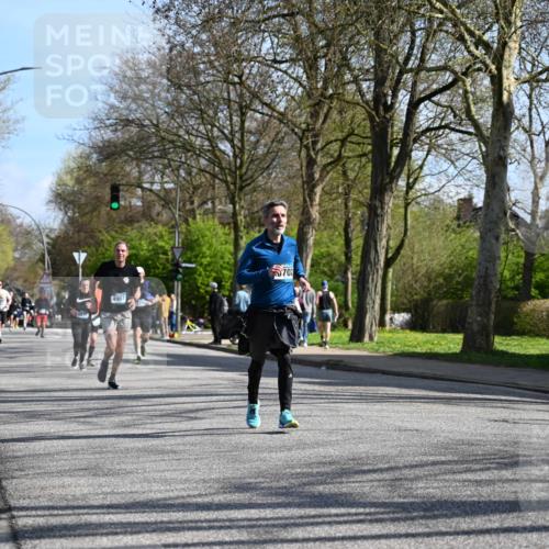 12.04.2026 - 45. Internationalen Wilhelmsburger Insellauf J. Mangold http://msf.ph/oto/9459548 12.04.2026 10:40:18 Ziel 2711, 3144, 5606, 3702, 4907, 2525, 3677, 2379, 3171, 5832, 4680, 4262, 2485, 2883, 4501, 4501, 2633, 2634, 3090, 4649, 4655, 3987, 3381, 3380, 4180, 4980, 5408, 2507, 2456, 2768 meine-sportfotos.de