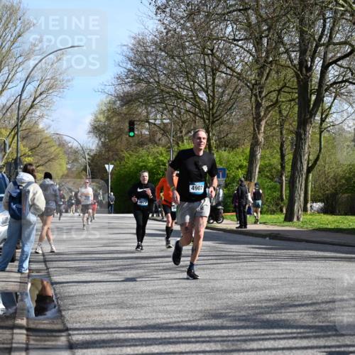 12.04.2026 - 45. Internationalen Wilhelmsburger Insellauf J. Mangold http://msf.ph/oto/9459568 12.04.2026 10:40:20 Ziel 2711, 3144, 5606, 3702, 4907, 2525, 3677, 2379, 3171, 5832, 4680, 4262, 2485, 2883, 4501, 2633, 2634, 3090, 2633, 2634, 3090, 4649, 4655, 3987, 3381, 3380, 4180, 4980, 5408, 2507, 2456, 2768, 3534 meine-sportfotos.de