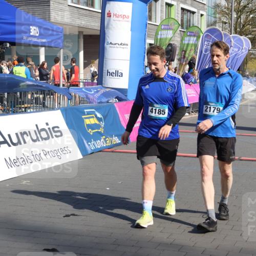 12.04.2026 - 45. Internationalen Wilhelmsburger Insellauf Strokosch-Dieckow http://msf.ph/oto/9459595 12.04.2026 10:49:31 Ziel 4185, 2179 meine-sportfotos.de