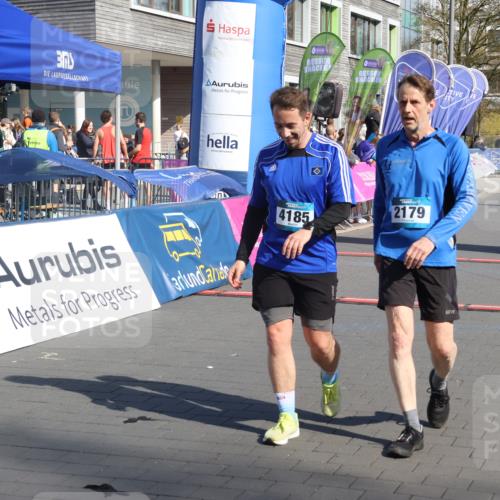 12.04.2026 - 45. Internationalen Wilhelmsburger Insellauf Strokosch-Dieckow http://msf.ph/oto/9459613 12.04.2026 10:49:31 Ziel 4185, 2179 meine-sportfotos.de