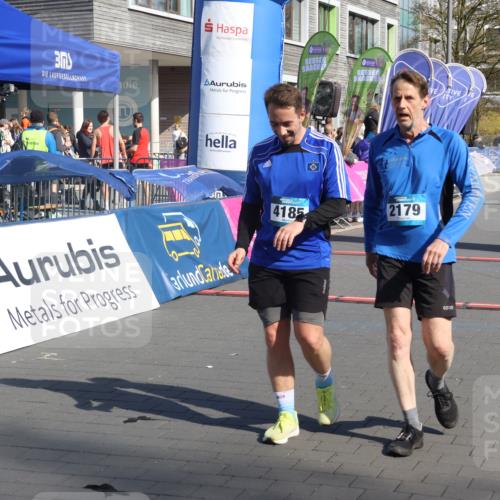 12.04.2026 - 45. Internationalen Wilhelmsburger Insellauf Strokosch-Dieckow http://msf.ph/oto/9459623 12.04.2026 10:49:31 Ziel 4185, 2179 meine-sportfotos.de
