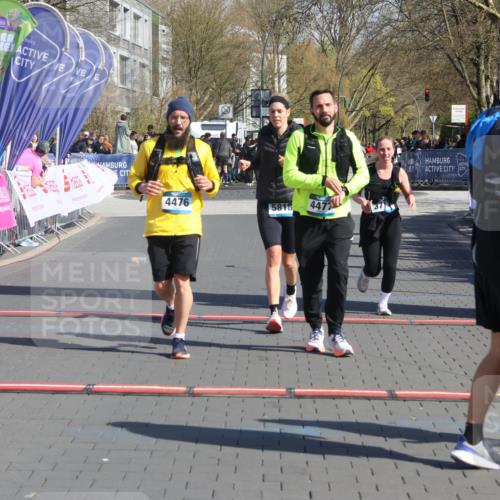 12.04.2026 - 45. Internationalen Wilhelmsburger Insellauf Strokosch-Dieckow http://msf.ph/oto/9459724 12.04.2026 11:06:24 Ziel 4477, 4476, 5818, 3717 meine-sportfotos.de