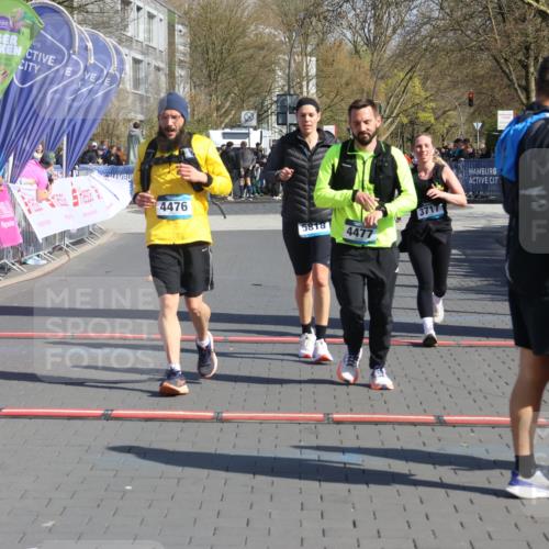 12.04.2026 - 45. Internationalen Wilhelmsburger Insellauf Strokosch-Dieckow http://msf.ph/oto/9459756 12.04.2026 11:06:24 Ziel 4477, 4476, 5818, 3717 meine-sportfotos.de