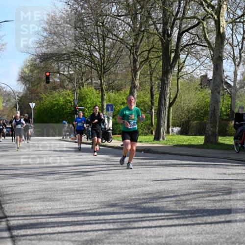12.04.2026 - 45. Internationalen Wilhelmsburger Insellauf J. Mangold http://msf.ph/oto/9459821 12.04.2026 10:40:55 Ziel 4501, 2633, 2634, 3090, 4649, 4655, 3987, 3381, 3380, 4180, 4980, 5408, 2507, 2456, 2768, 3534, 5281, 5247, 5299, 5315, 5288, 3444, 5254, 2148, 5489, 4645, 4646, 5560, 4295, 4295, 5038, 4674, 5034, 3861, 5545, 2812 meine-sportfotos.de